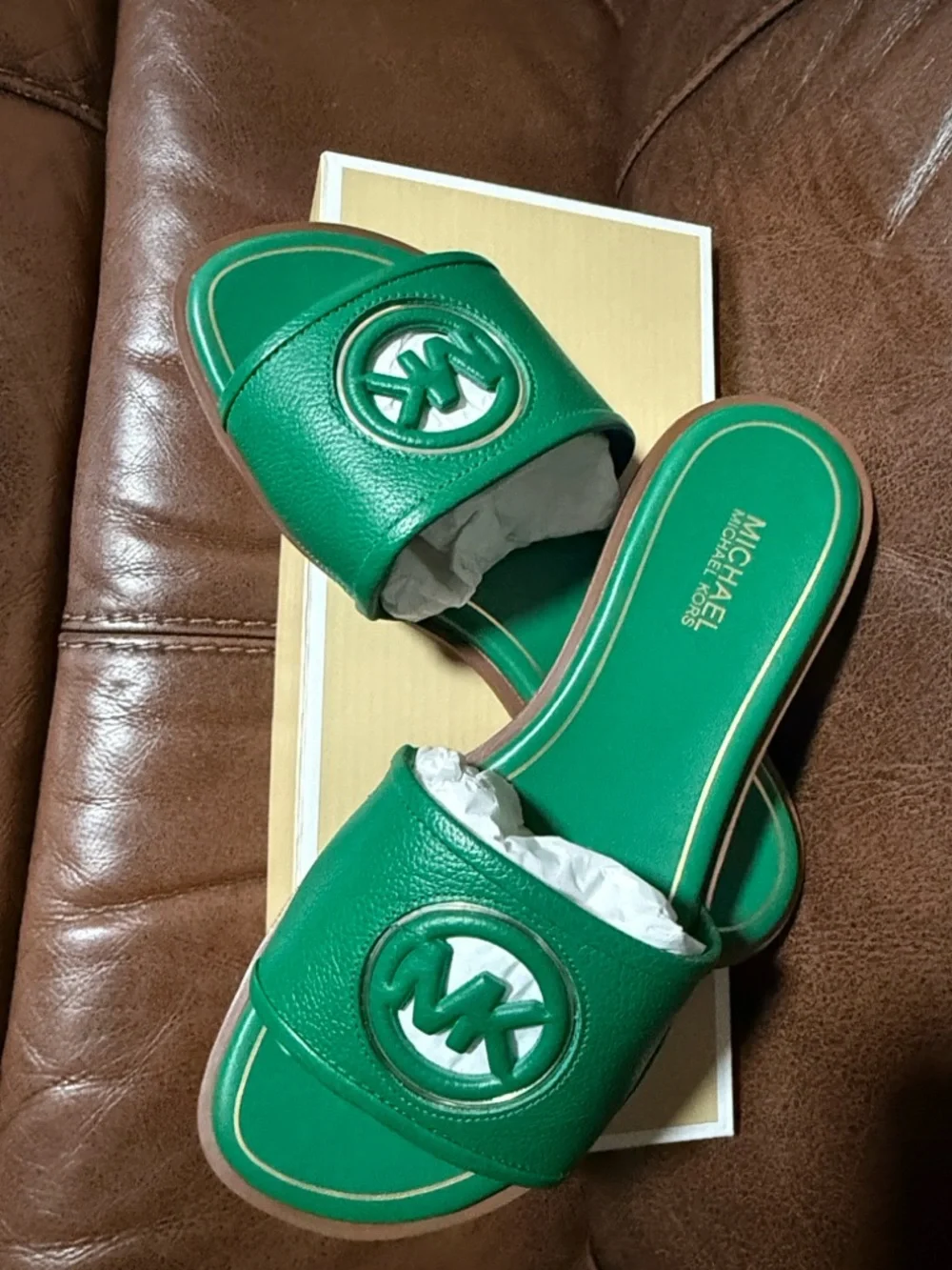 Michael Kors MK PALMETTO DEANNA CUT OUT SLIDE - Picture 4 of 4